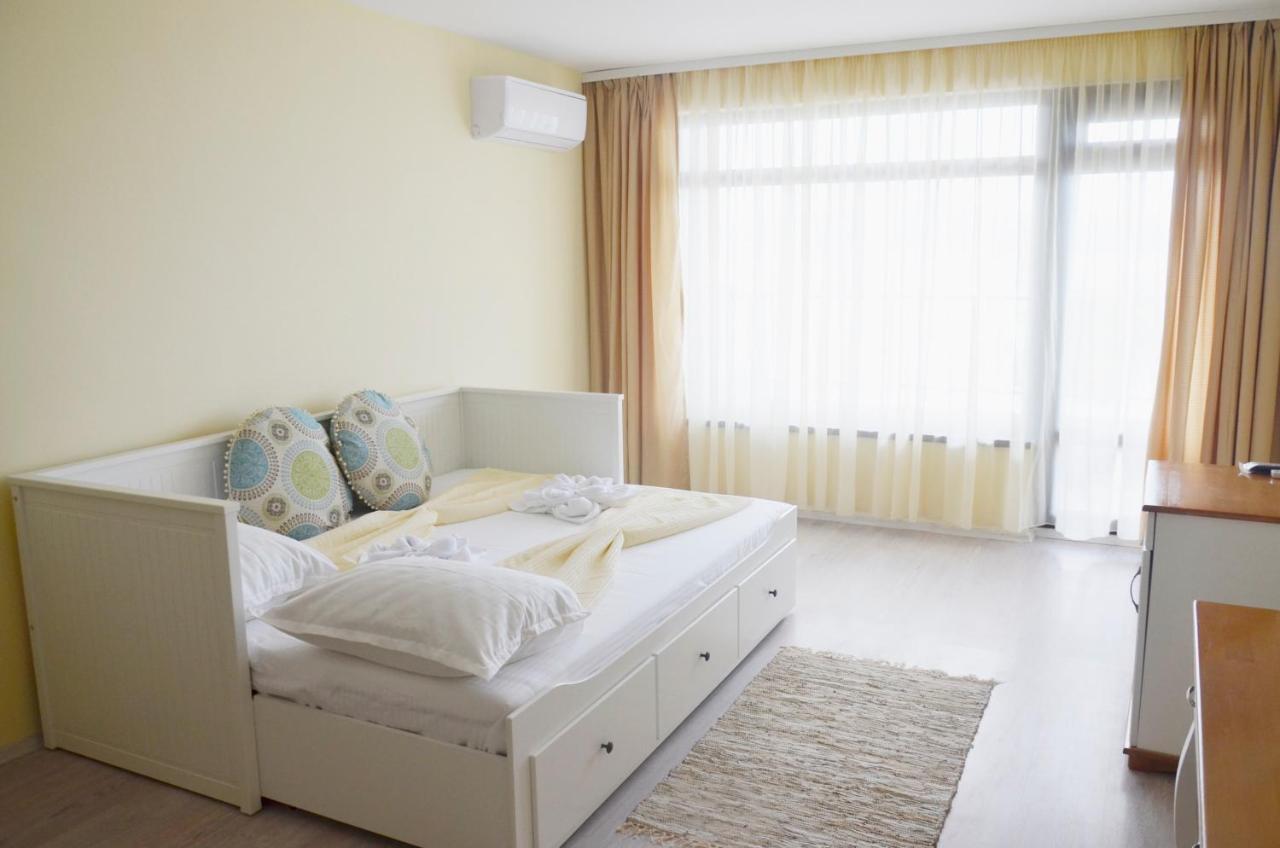 Ashram Hotel Primorsko Eksteriør bilde