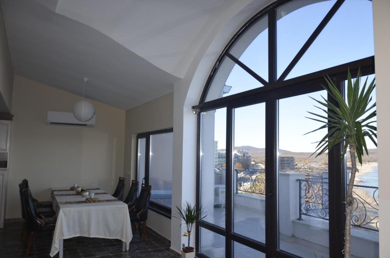 Ashram Hotel Primorsko Eksteriør bilde
